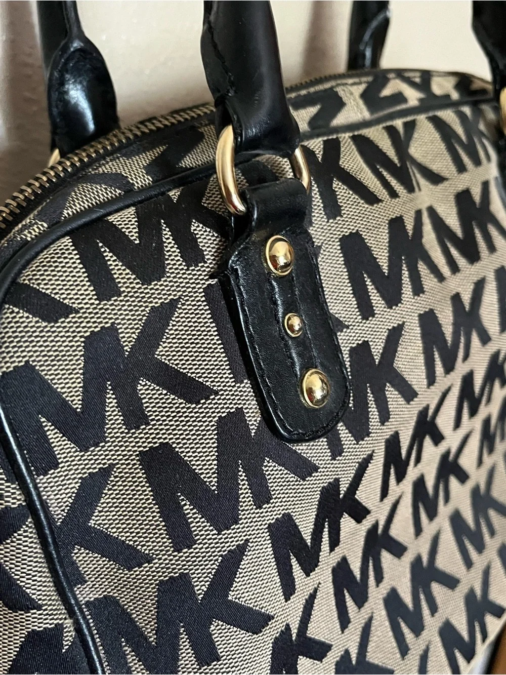 Michael Kors Signature Dome Satchel Bag Purse Black/Grey Monogram Canvas **FLAW